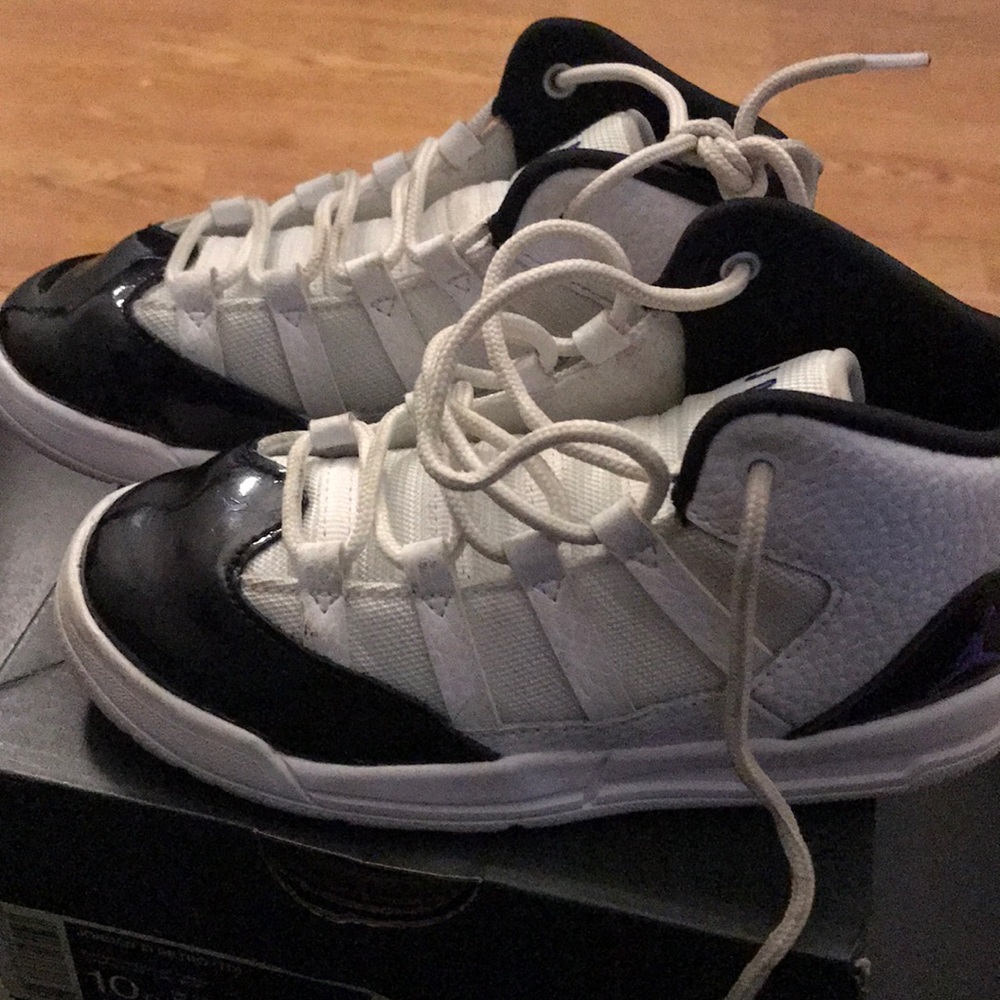 Jordan’s 10c Unisex Black White